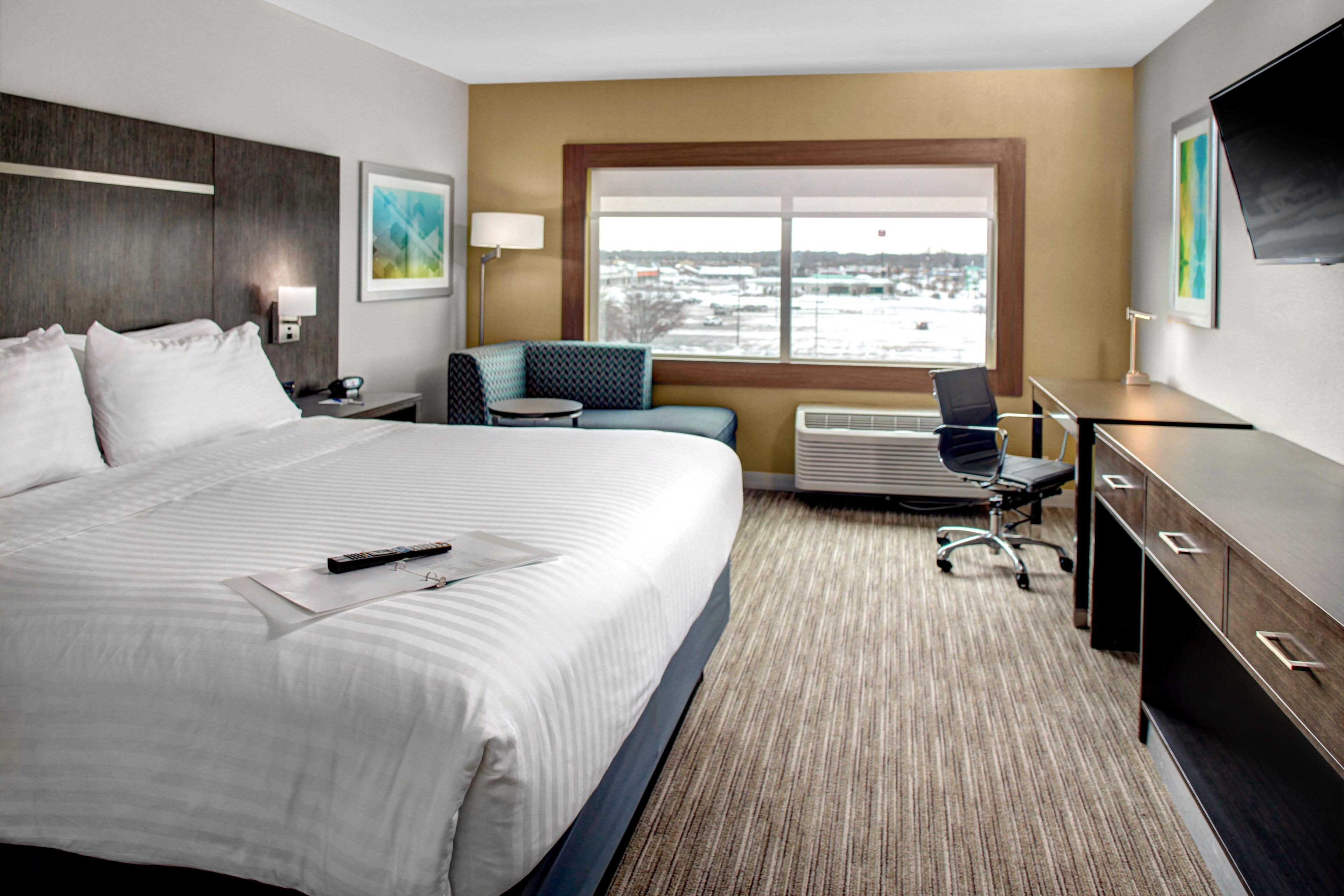 Holiday Inn Express & Suites Coldwater By Ihg Exterior photo