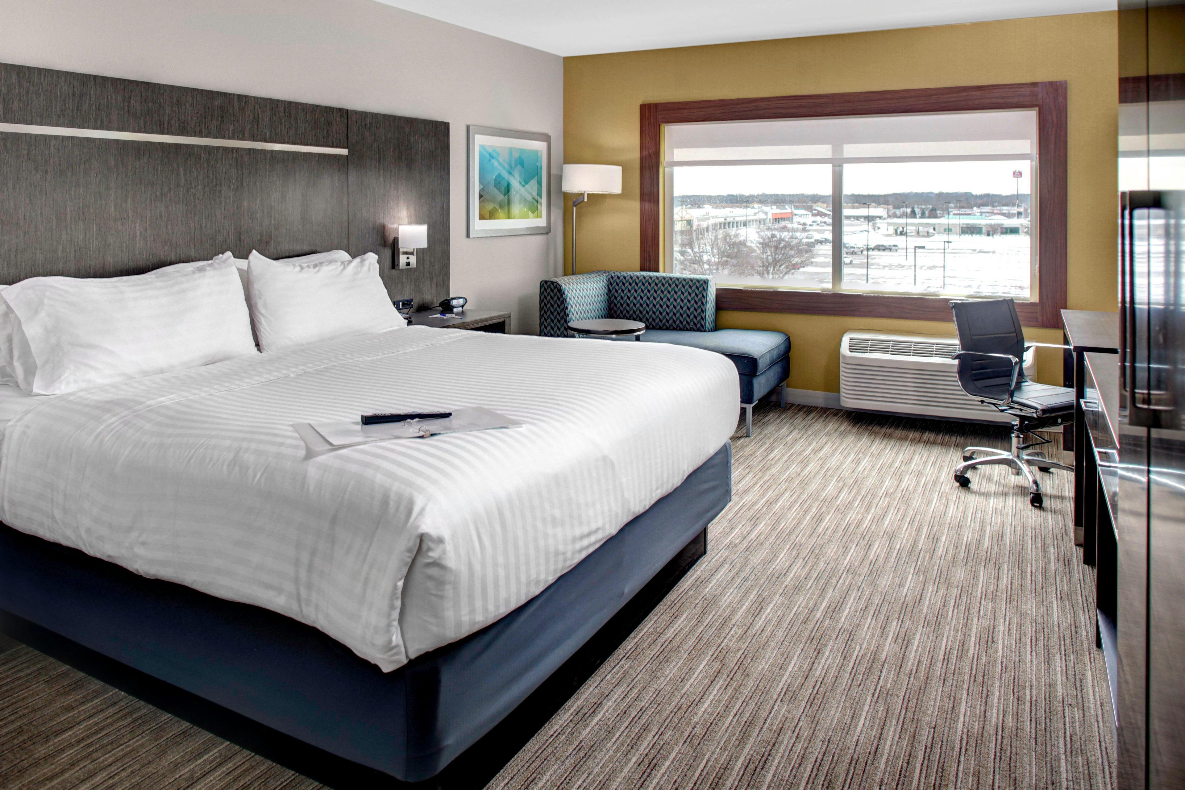 Holiday Inn Express & Suites Coldwater By Ihg Exterior photo