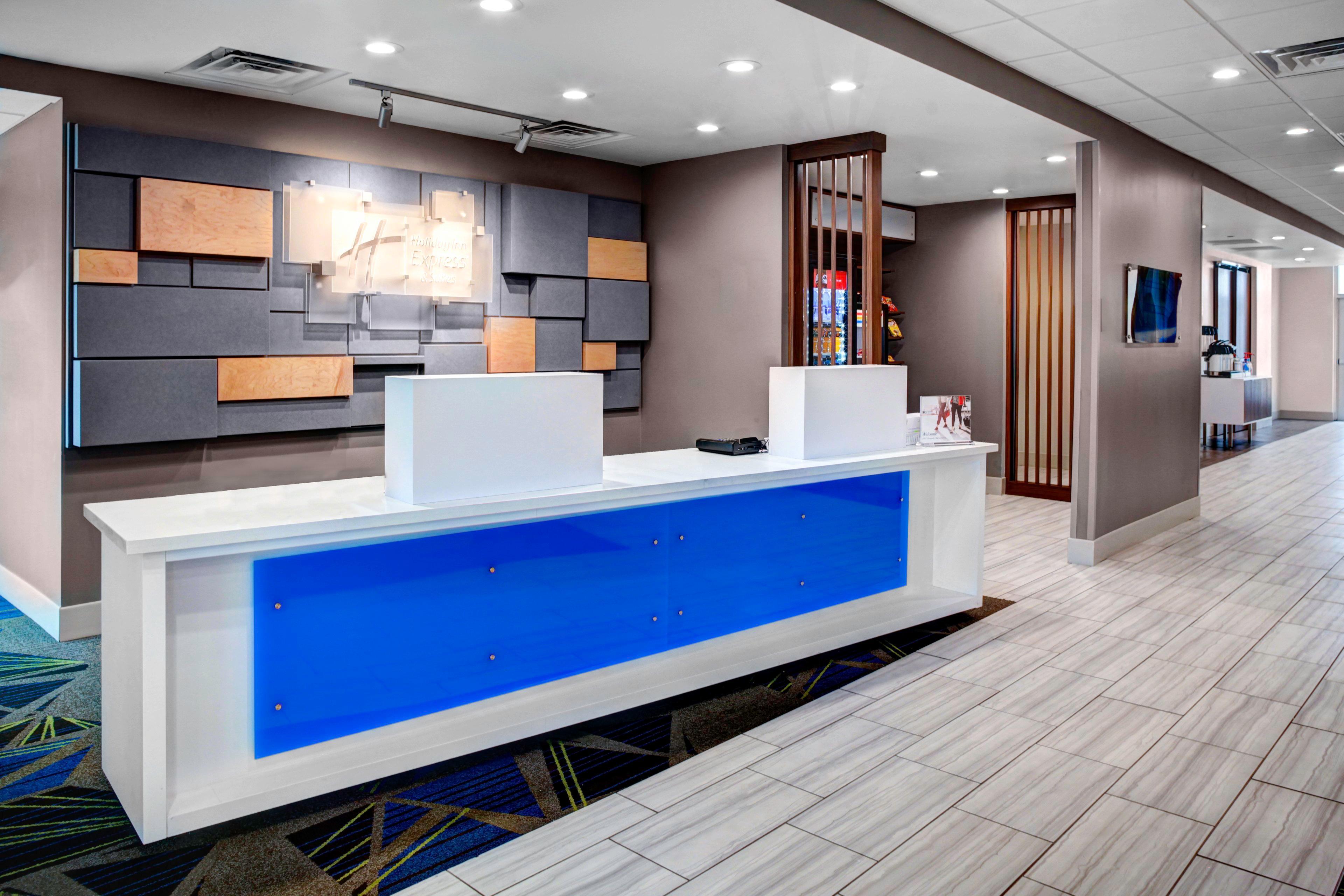 Holiday Inn Express & Suites Coldwater By Ihg Exterior photo